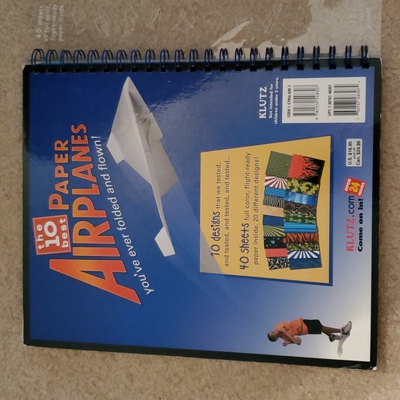 Paper airplane book - Picture 2 of 7